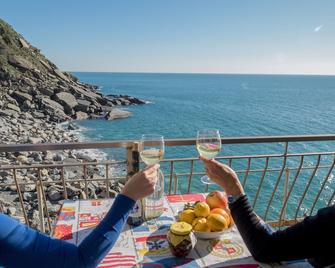 Unda de Ma Sea View Terrace Apartment - Vernazza - Patio