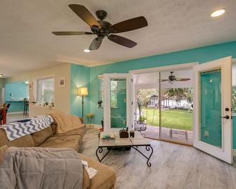 Waterfront Home- - Middleburg - Sala de estar