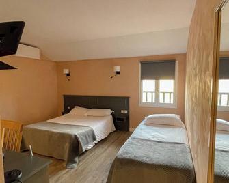 Maison Legate 'Hôtel Le Baudiere & Spa' - Saint-Beauzire - Habitación