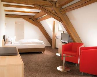 Hotel Hofgut Hohenkarpfen - Hausen ob Verena - Schlafzimmer
