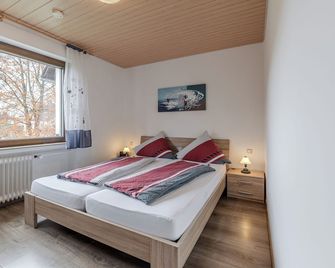 Ferienwohnung Moselblick Bernkastel-Kues - Bernkastel-Kues - Bedroom