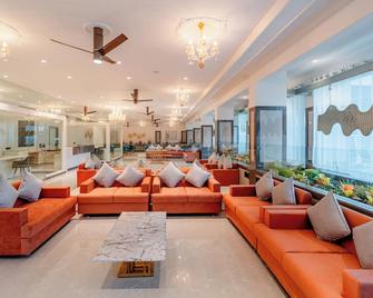 Treebo Premium Omni Residency - Indore - Lounge