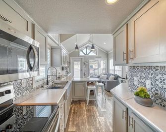 Park Model Cabin - Twin Loft - One queen bed in the private bedroom, with two twin beds in the open loft.  - Salida - Kitchen