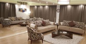 Royal Maadi Hotel - Cairo - Living room