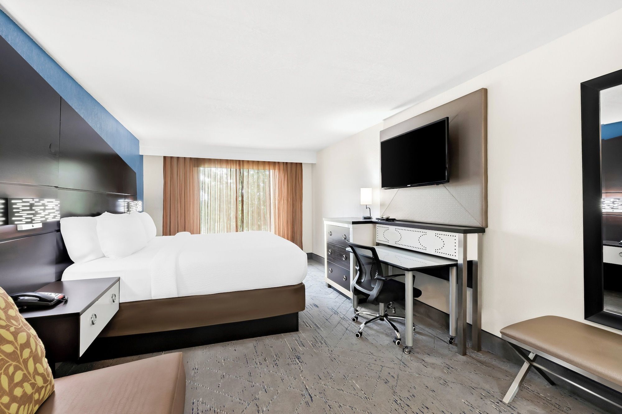 Holiday Inn Express Atlanta Galleria-Ballpark Area By IHG - Smyrna - Makuuhuone