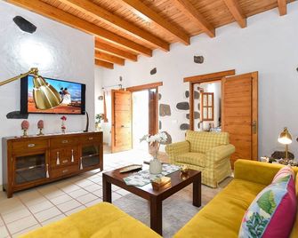 Holiday Home In Ingenio With Private Pool - Ingenio - Sala de estar