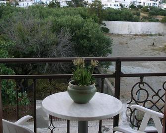 Arethousa - Plaka - Balkon