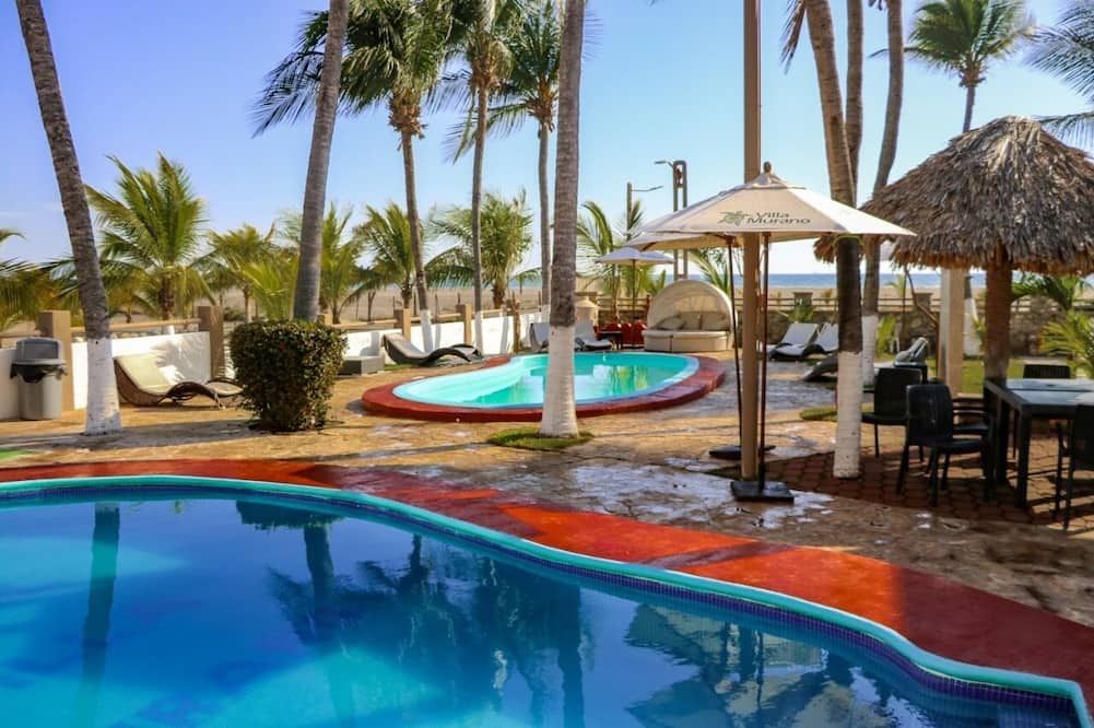 هوتل فيلا مورانو - Puerto Arista - حوض السباحة