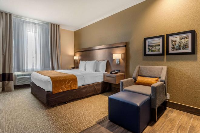 Comfort Suites Baytown 7 543 1 0 0 3 1 Baytown Hotel