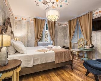 Plaza Marchi Old Town - Mag Quaint & Elegant Boutique Hotels - Split - Bedroom