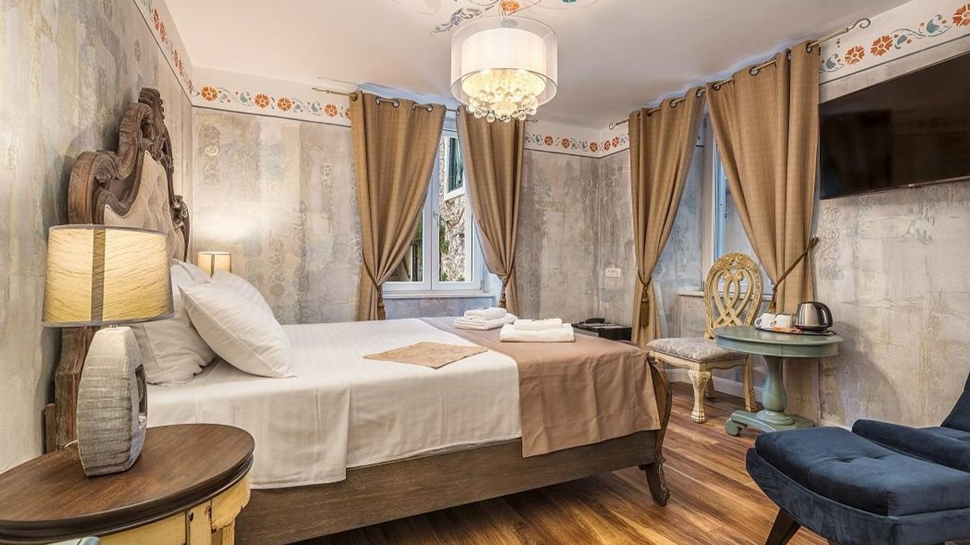 Plaza Marchi Old Town - Mag Quaint & Elegant Boutique Hotels