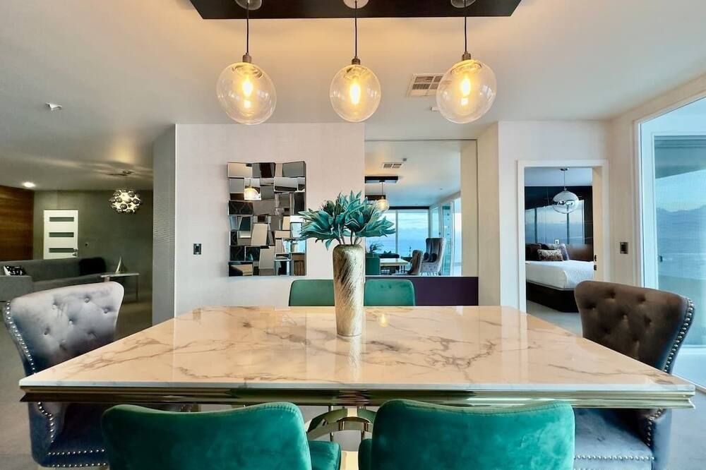 Aqua Tower 3BR-3BA Beachfront Condo in Playas de Tijuana - تيجوانا - غرفة طعام