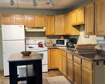 Ski Brule getaway with Hottub! - Iron River - Cocina