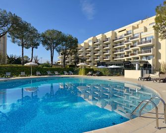 Residence Residéal Antibes - Antibes - Pool