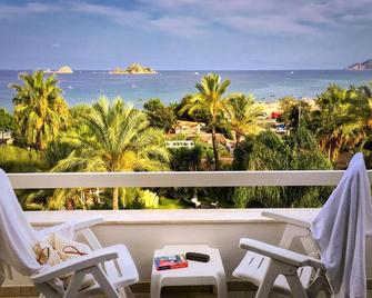 Hotel Mediterraneo - Santa Maria Navarrese - Балкон