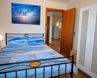Kangaroo Island Coastal Villas - American River - Schlafzimmer