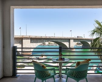 Heat Hotel - Lake Havasu City - Balkon
