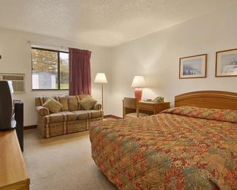 Super 8 by Wyndham New Castle - New Castle - Bedroom