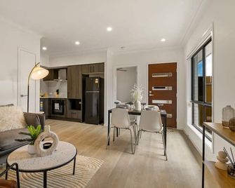 Cozy 2BR brandnew home at Brown Plains - Browns Plains