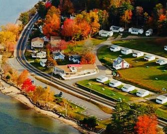 Newfound Lake 5 Br/2.5 Bathroom w/ gameroom. Former Rec Hall To Bungalo Village - Bristol - Vista del exterior