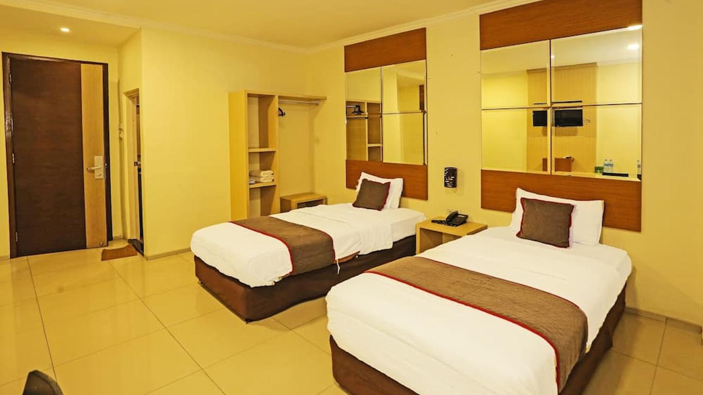 Super OYO Townhouse Oak Hotel Fiducia Serpong