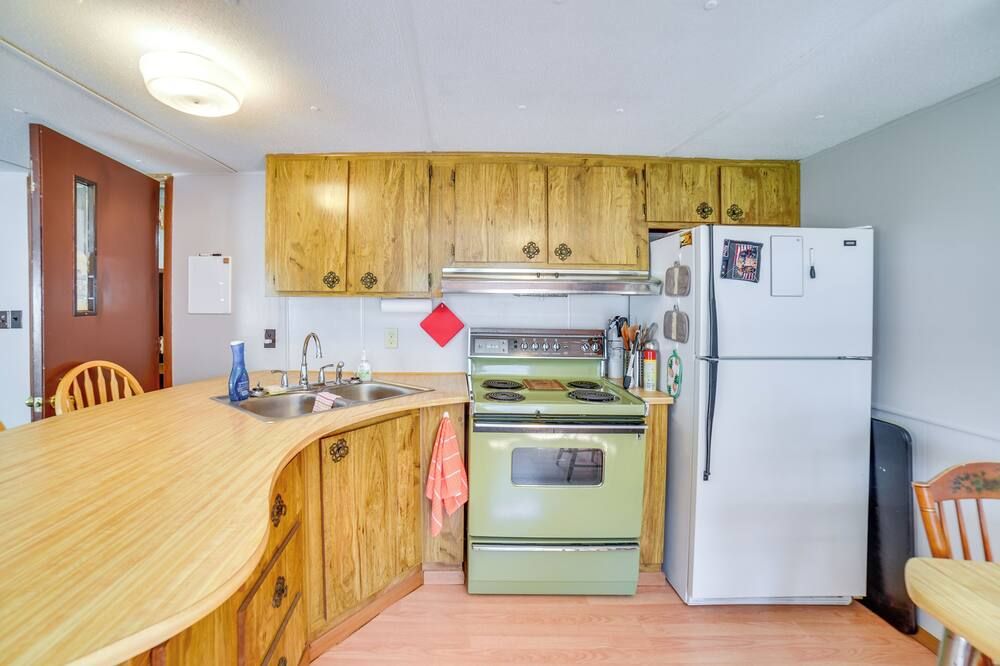Yale Home in The Heart of Pheasant Hunti