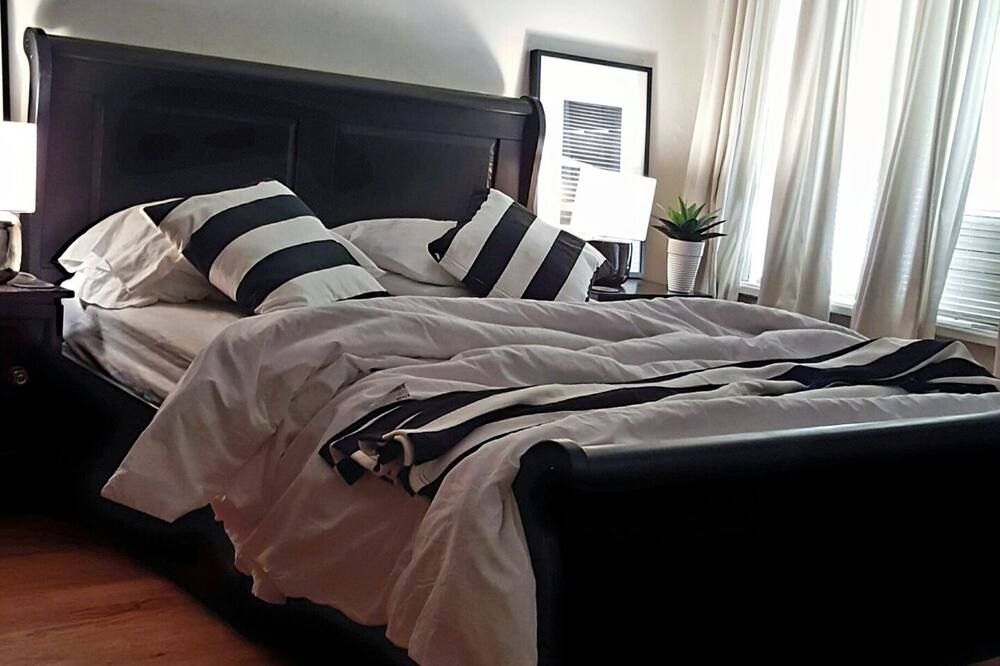 Spacious Townhome Apartment. - بروكلين - غرفة نوم