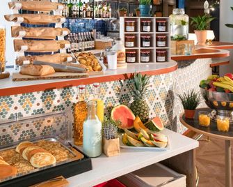 Novotel Suites Nice Airport - Nice - Buffet