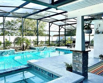 Orlando Vacation Rental Heated Pool & Spa 5 Br 3 Ba Near Space, Nature, Disney - Titusville - Piscine