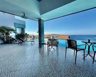 Miromara Hotel Karaburun - Karaburun - Balcone