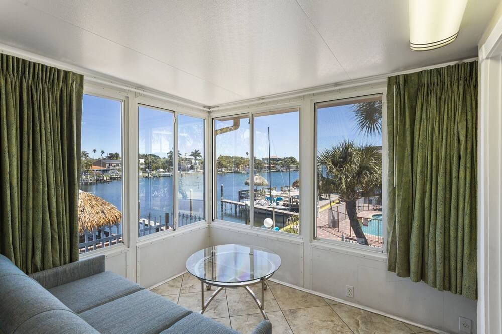 باي فيو بلازا ووترفرونت ريزورت - سانت بيتي بيتش - شرفة