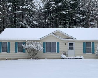 Top-rated cottage! Now booking 2026 getaways. Great for families & couples! - Dubois - Gebouw