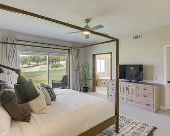 Palm Desert Golf Getaway w/ Views + Resort Perks - 棕櫚得 - 臥室