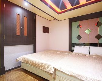 Namhae Best - Namhae - Bedroom