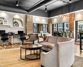 Best Western Okemos/East Lansing Hotel & Suites - Okemos - Lobby