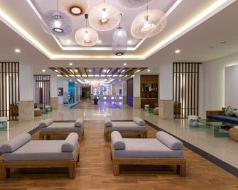 Blue Beach Grand Resort And Spa - Rawai - Lobby