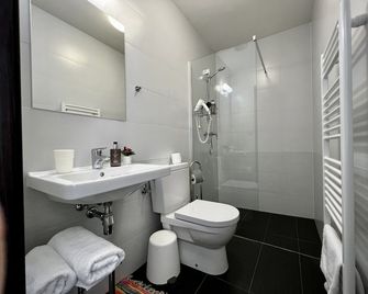 Grand Petit Hotel - Praga - Baño