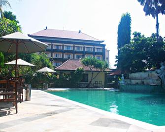 Jimbarwana Hotel - Negara - Pool