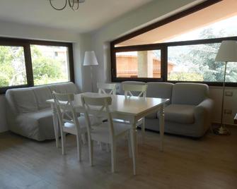 Casa Vacanze Villa Rosetta - Dorgali - Jadalnia