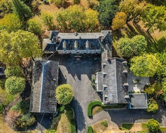 Hôtel Château de Lacan - בריב לה גייארד - בניין