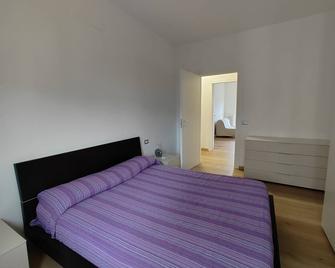 Top-lage in Luino mit Blick auf den Lagomaggiore - Luino - Chambre