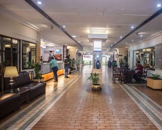 Hotel Mehran - Karachi - Lobby