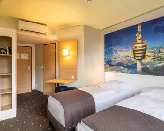 B&B Hotel Stuttgart-Airport/Messe - Stuttgart - Bedroom