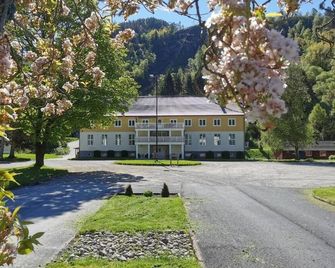 Kvåstunet - Lyngdal - Edificio