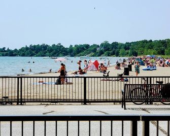 Cliffside Suite #3 - Seacliff Beach Suites - Leamington - Strand