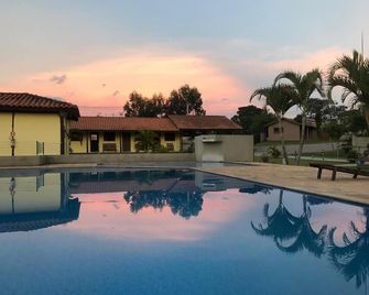 Hotel Campestre Atibaia - Atibaia - Pool