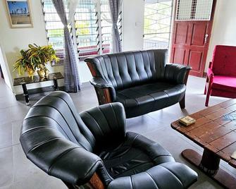 Holiday home Coralcoast, Olosara close to town, beaches, tourist strips! - Sigatoka