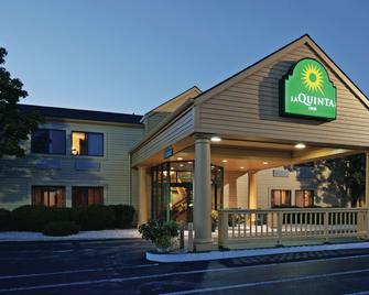 La Quinta Inn by Wyndham Sheboygan - Sheboygan - Κτίριο