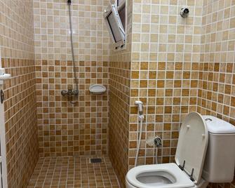 kika - Matrah - Baño