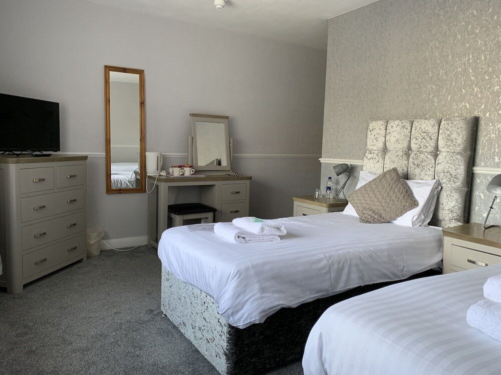 The Bull Hotel - הוליהד - חדר שינה